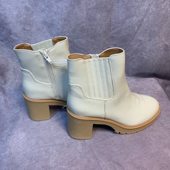 Universal Threads Katrina Boots in Off-White. - Picture 7 of 11
